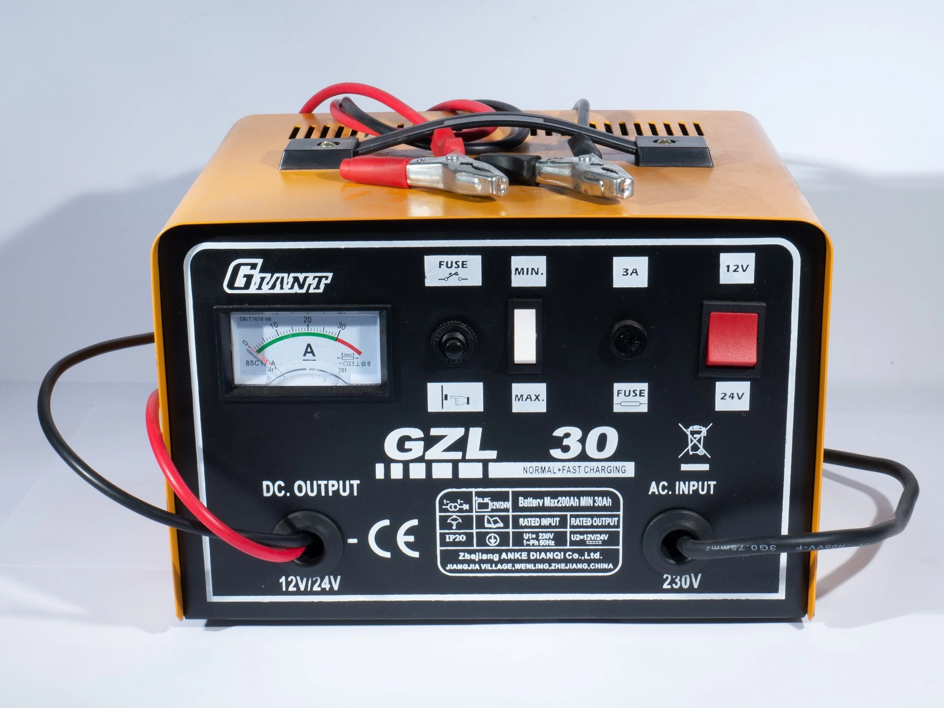 Akkumulátortöltő GZL30 12/24V 16/24A 300W